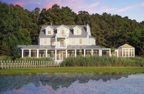 Chincoteague House | June's Retreat - Waterfront; Boat dock!