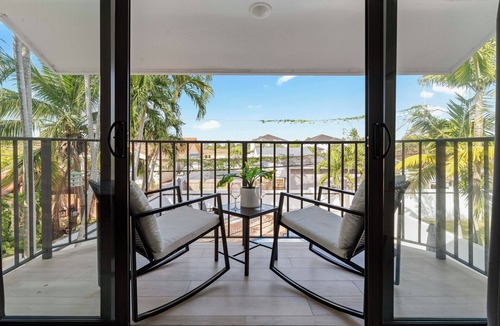 Olympia Heights House | June Special! Modern 4BR - Private Pool & Grill, Near Coral Gables & MIA Airport