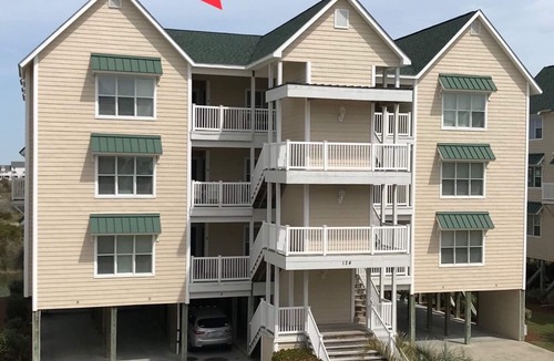 Ocean Isle Beach Villa | June Weeks Discounted! Top Floor/Ocean View! 4BR/4BA - Pet Friendly