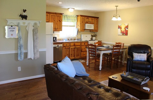 Piper Gap House | June’s Place In The Country