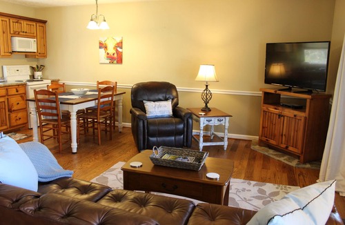Piper Gap House | June’s Place In The Country