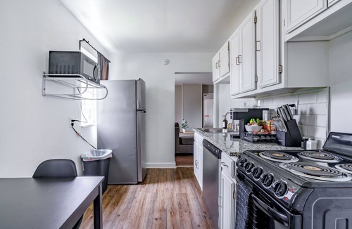 Victorian Village Apartment | Jungle Casa Dos