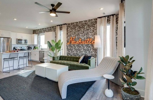 Whitebridge House | Jungle Country 5625–Modern Charm-Sleeps 8
