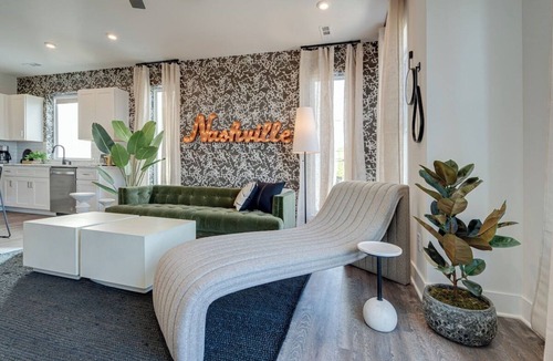 Whitebridge House | Jungle Country 5625–Modern Charm-Sleeps 8