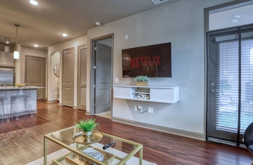 Loring Heights Apartment | "Jungle Fever" Midtown!