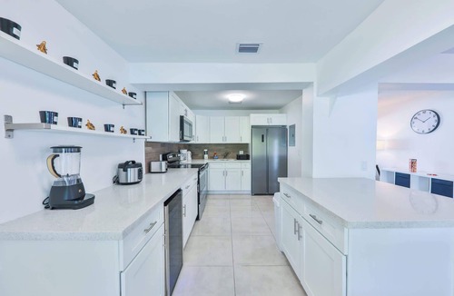 Highland Garden House | Jungle Happiness STR-2651