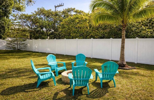 Highland Garden House | Jungle Happiness STR-2651