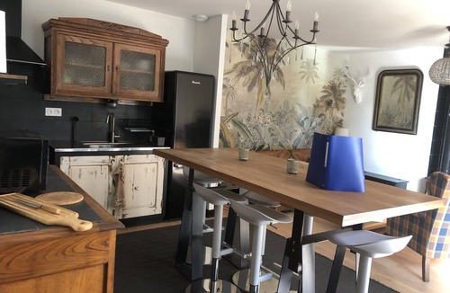Chartres-de-Bretagne House | Jungle house