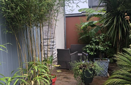 Chartres-de-Bretagne House | Jungle house