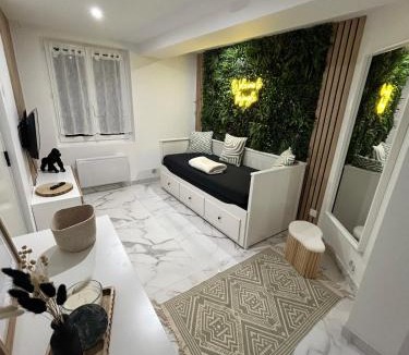 Beauvais Apartment | Jungle house,Arr autonome,Proche Aéroport & Gare