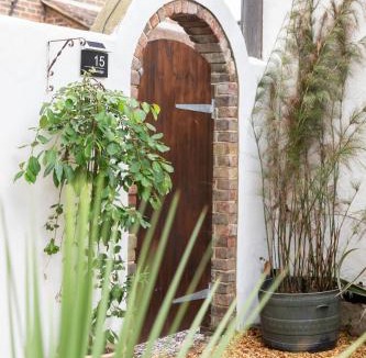 Littlehampton Apartment | Jungle Lodge