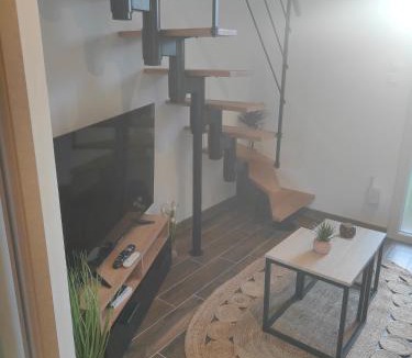 Tille Apartment | Jungle Loft - 3 min Beauvais Airport - Parking privé - Arrivée autonome