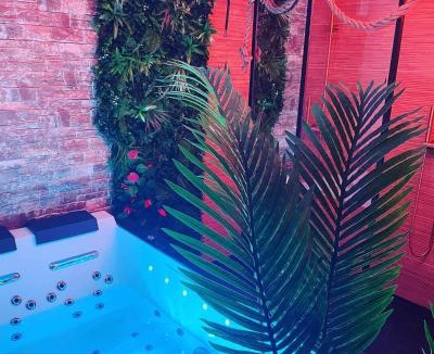 Serris Apartment | Jungle Love Loveroom avec Balnéo à 10 min de Disneyland Paris