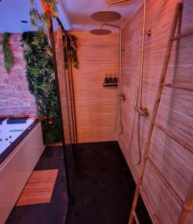 Serris Apartment | Jungle Love Loveroom avec Balnéo à 10 min de Disneyland Paris