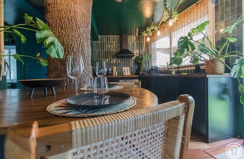 Toulouse South-East Apartment | Jungle Love Room - TOULOUSE