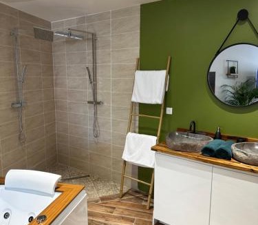 Sotteville-les-Rouen House | Jungle room