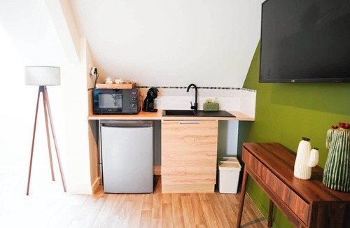 Queven Apartment | Jungle Room - Studio avec spa privé