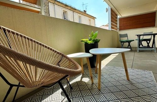 Lunel Condo | Jungle Suite Jacuzzi Spa Terrace, WiFi & Private Parking