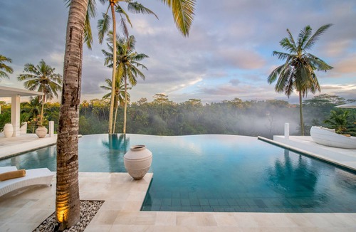 Pejeng Kawan Villa | Jungle & Sunset Views 2 Infinity Pools Luxury Ubud 4BR