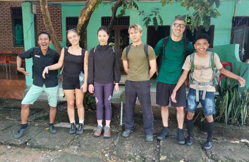 Bukit Lawang Hostel | Jungle Trekking & Jungle Tour only stay here if you are and you must booking jungle trekking with us