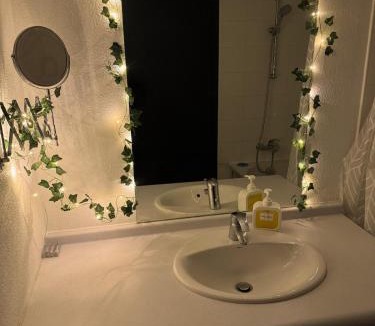 Lourdes Apartment | Jungle - Vue - Clim - Wifi
