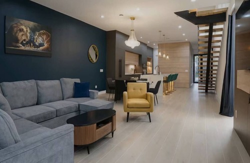 Harbordale House | Junglelux Home with 2 Pools/Sauna/BBQ
