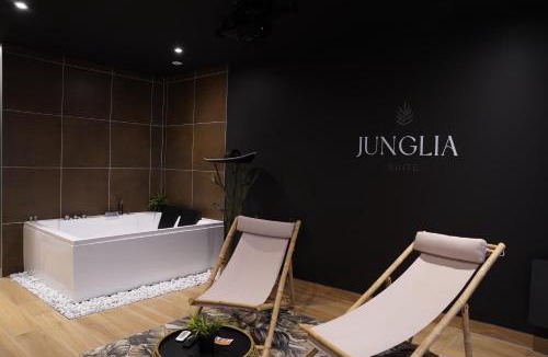 Prefecture Apartment | Junglia Suite - Spa & Ciné