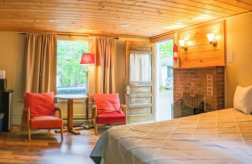 Bar Harbor Cabin | Junior Cabin 5A Acadia National Park Pet Free