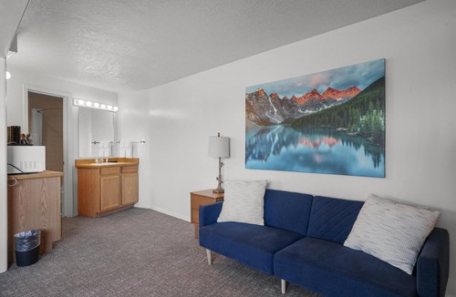 Polson Hotel | Junior Suite, 1 King Bed, Lake View
