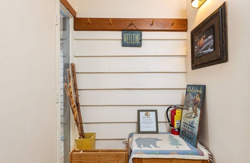 Moose Wilson Road Condo | Juniper 123: The Aspens- Comfortable Renovated Condo