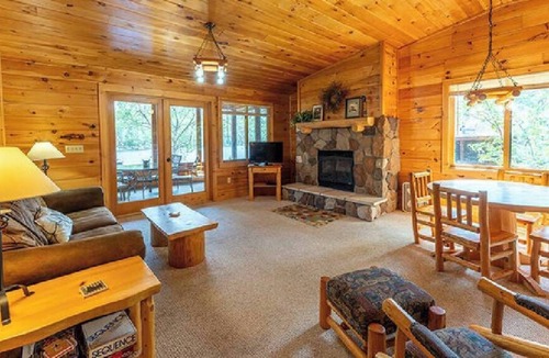 Ely Cabin | Juniper 2 Bedrooms, 3 beds