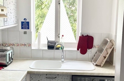 Chadwell Apartment | Juniper Apartment - 2 Bedroom