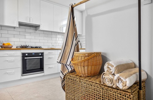 Semaphore Park House | Juniper Beachfront Townhouse Semaphore Park