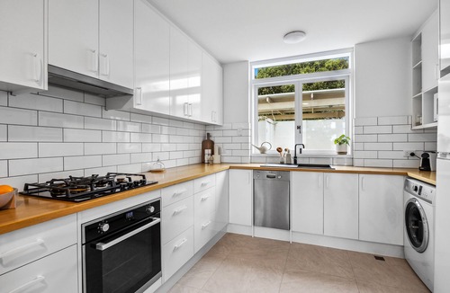 Semaphore Park House | Juniper Beachfront Townhouse Semaphore Park