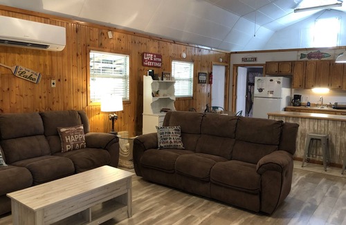 Canadian Cabin | Juniper Cabin-wildlife w/serene patio and outdoor experience-30/50 amp hookup
