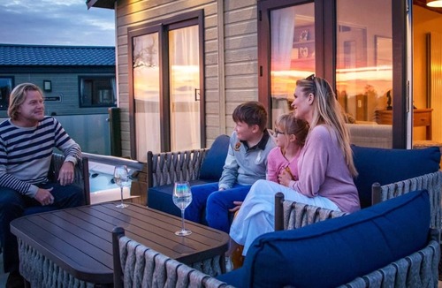 Low Gate Ski Chalet | Juniper Deluxe Lodge