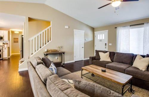 Larkspur House | Juniper Getaway Dreamy Kitchen Pet Friendly