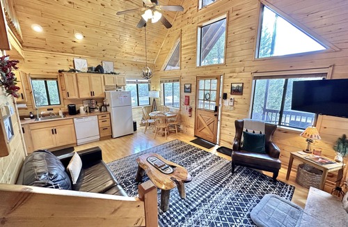 Heber Cabin | Juniper Grove | Loft & Personal Hot Tub!