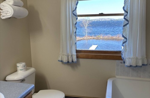 Greenville Junction House | Juniper Motel-Waterfront-Double Queen-Jacuzzi tub