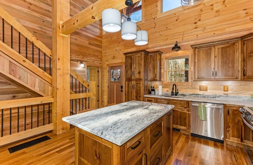 Logan Cabin | Juniper Ridge in Hocking Hills