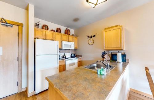 Mammoth Lakes Apartment | Juniper Springs 444