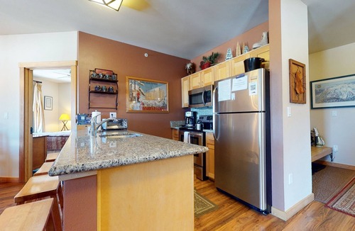 Mammoth Lakes Condo | Juniper Springs Lodge 539 Deluxe Condo Great Complex Amenities near Ski-In Ski-Out by RedAwning