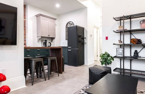 Stratford Apartment | Juno Lofts: Memories of Gastown