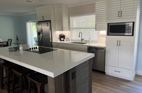 Yacht Club Estates House | Jupiter Beach Plum Cottage