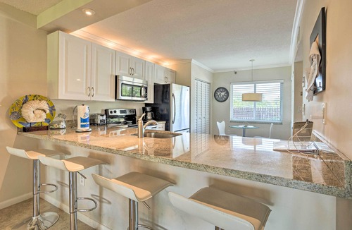 Sea Palms Apartment | Jupiter Condo w/Pool Access, Walk to Beach!