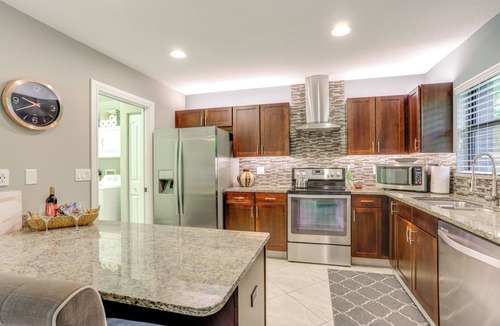 Jupiter Farms Cottage | Jupiter Cottage w/Patio, Gas Grill & Fire Pit!