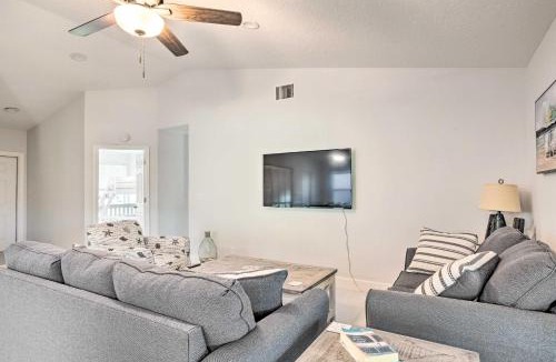 North Palm Beach Heights House | Jupiter Home w/Patio & Grill ~ 6 Mi to Beach!