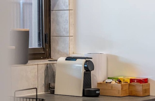 Torrensville House | Jupiter & Neptune - In-ground Pool & Mini Bar