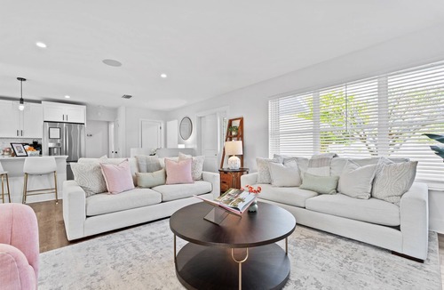 Pine Gardens North House | Jupiter Oasis Heated Pool + Putting Green