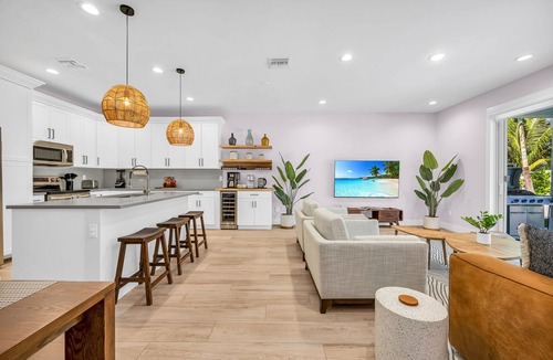 Jupiter House | Jupiter Palms Oasis | Luxe Pool/Spa Table Tennis!